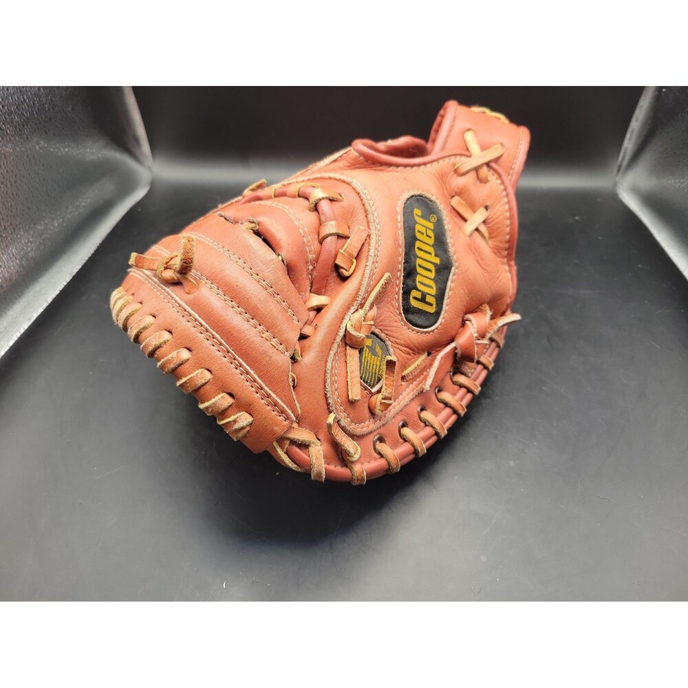 Cooper Catcher’s Mitt 222 Left-Handed Thrower Baseball Glove Catcher